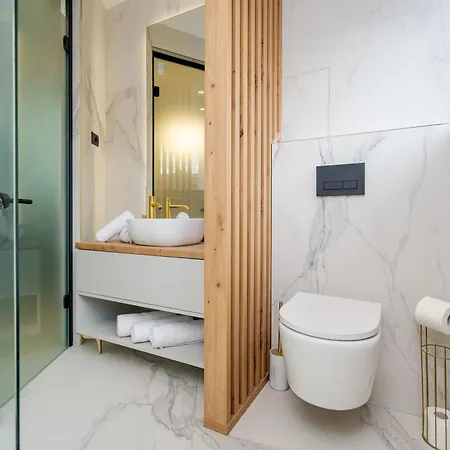 Ultracentral High-end With Balcony Apartament *