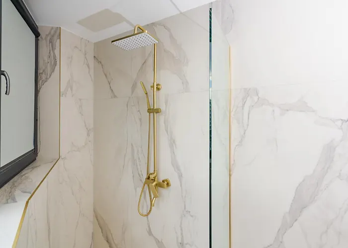 Ultracentral High-end With Balcony