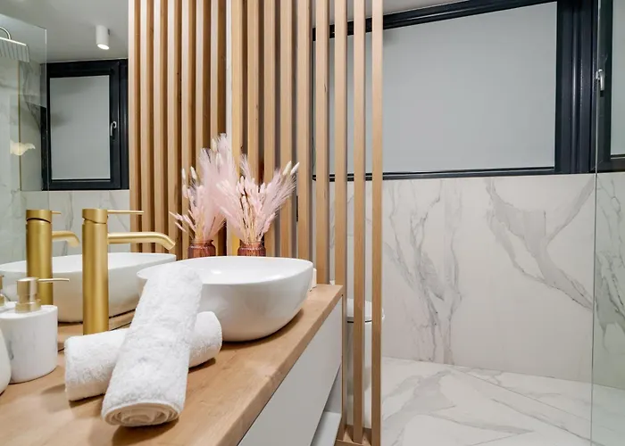 Ultracentral High-end With Balcony Apartament *