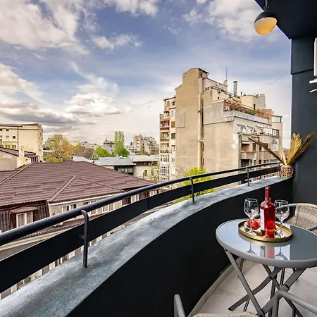 Ultracentral High-end With Balcony Бухарест