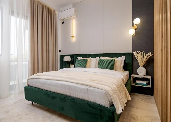 Ultracentral High-end With Balcony Апартаменти Бухарест